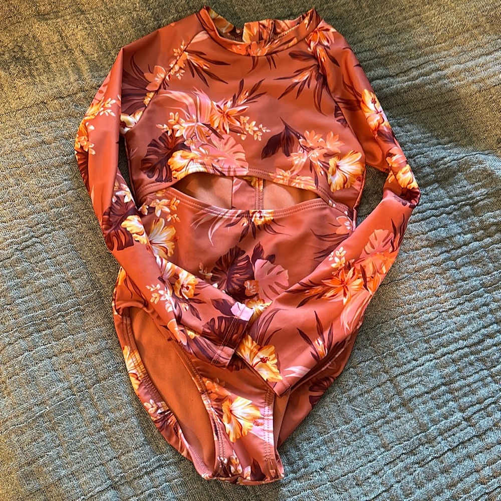 Art class swimsuit